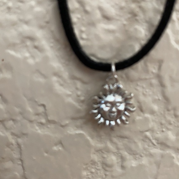 Handmade sun silver and black necklace - Picture 2 of 2